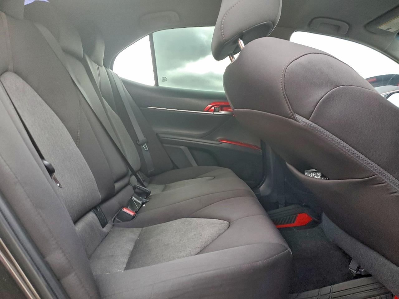 2018 TOYOTA CAMRY L photo 10