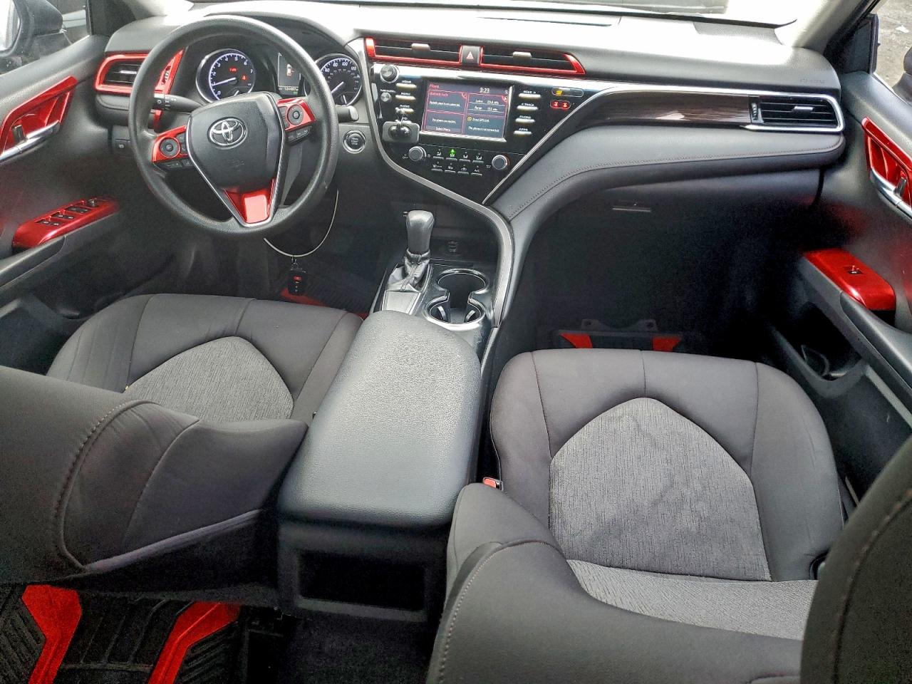 2018 TOYOTA CAMRY L photo 8