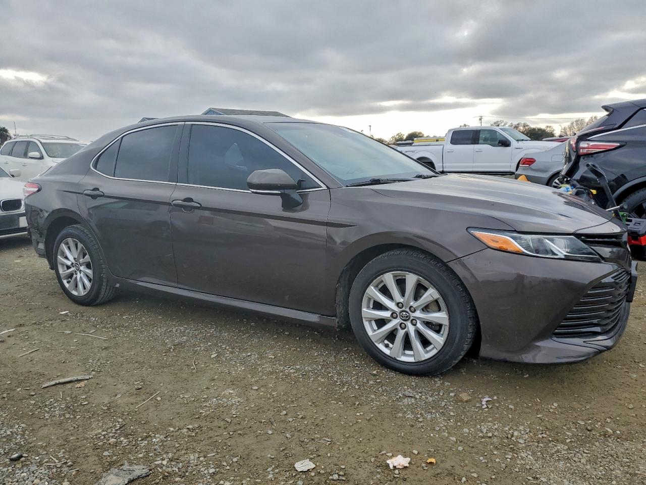 2018 TOYOTA CAMRY L photo 4