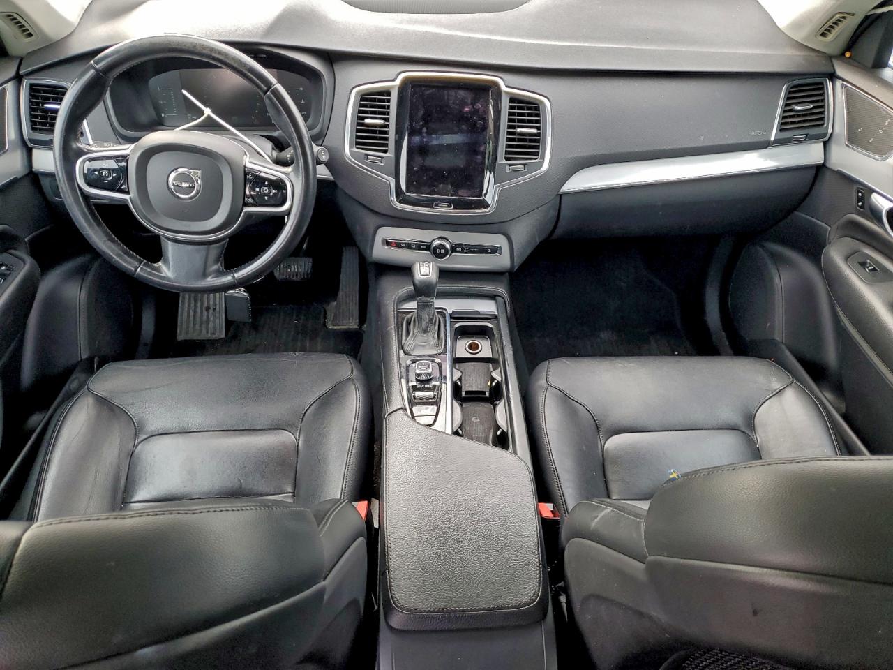 2017 VOLVO XC90 T5 photo 8