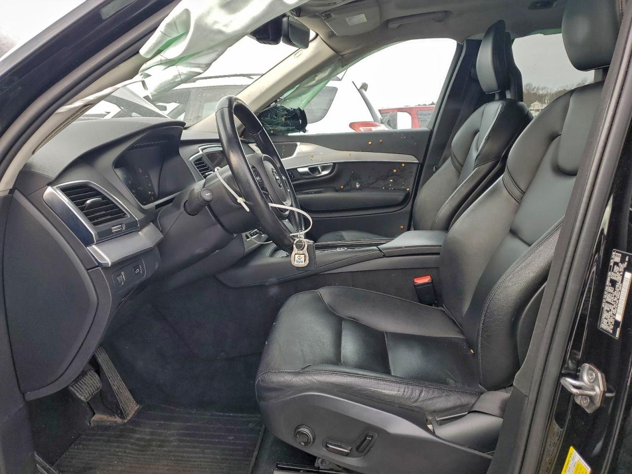 2017 VOLVO XC90 T5 photo 7
