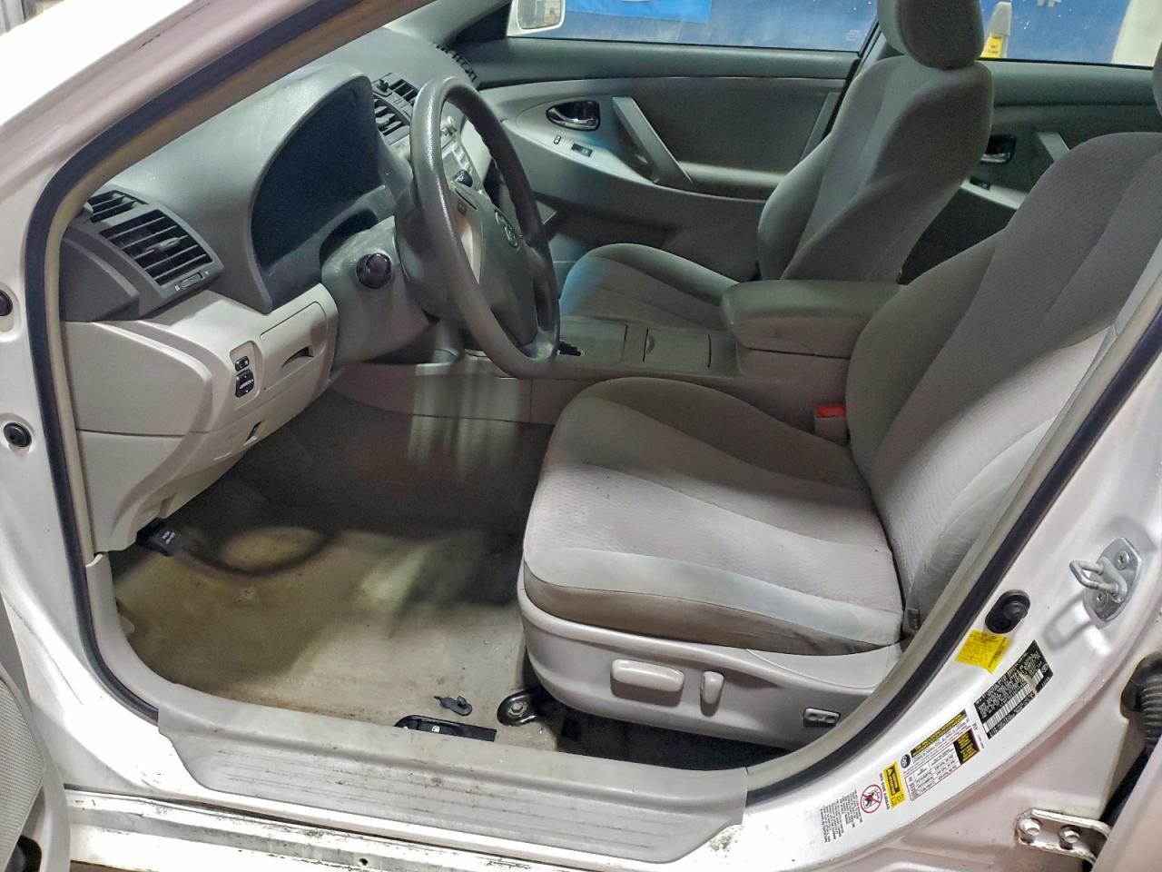 2011 TOYOTA CAMRY BASE photo 7