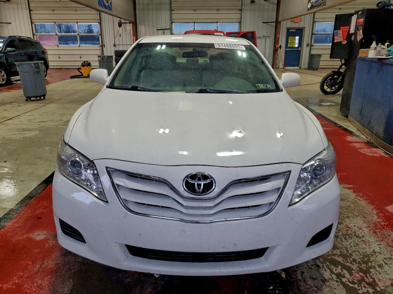 2011 TOYOTA CAMRY BASE photo 5