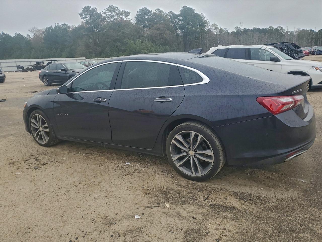2022 CHEVROLET MALIBU PREMIER photo 2