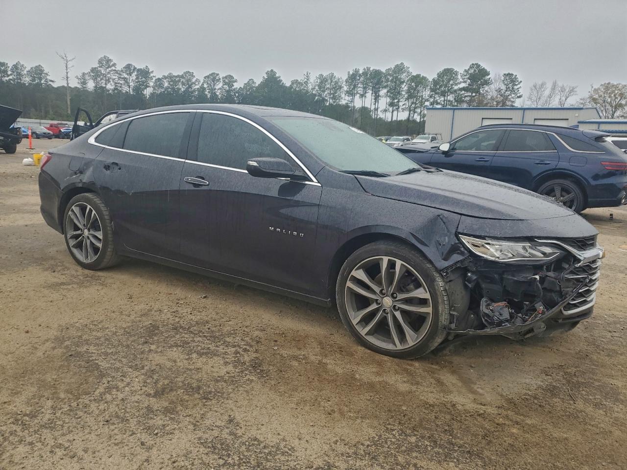 2022 CHEVROLET MALIBU PREMIER photo 4