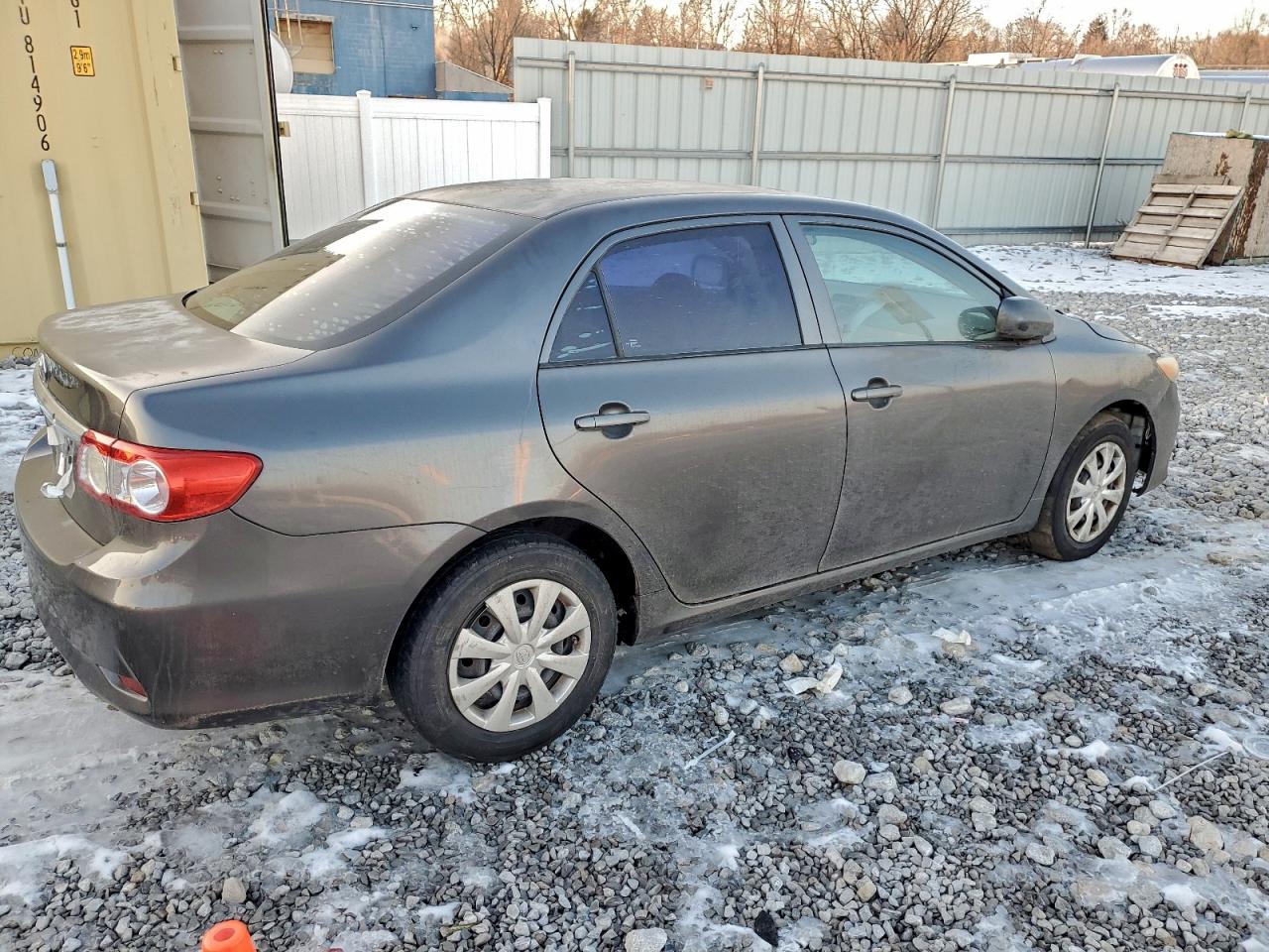 2012 TOYOTA COROLLA BASE photo 3