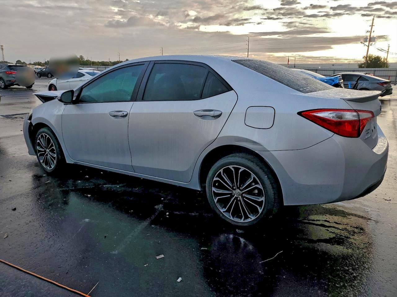 2016 TOYOTA COROLLA L photo 2
