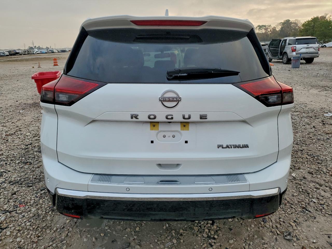 2024 NISSAN ROGUE PLATINUM photo 6