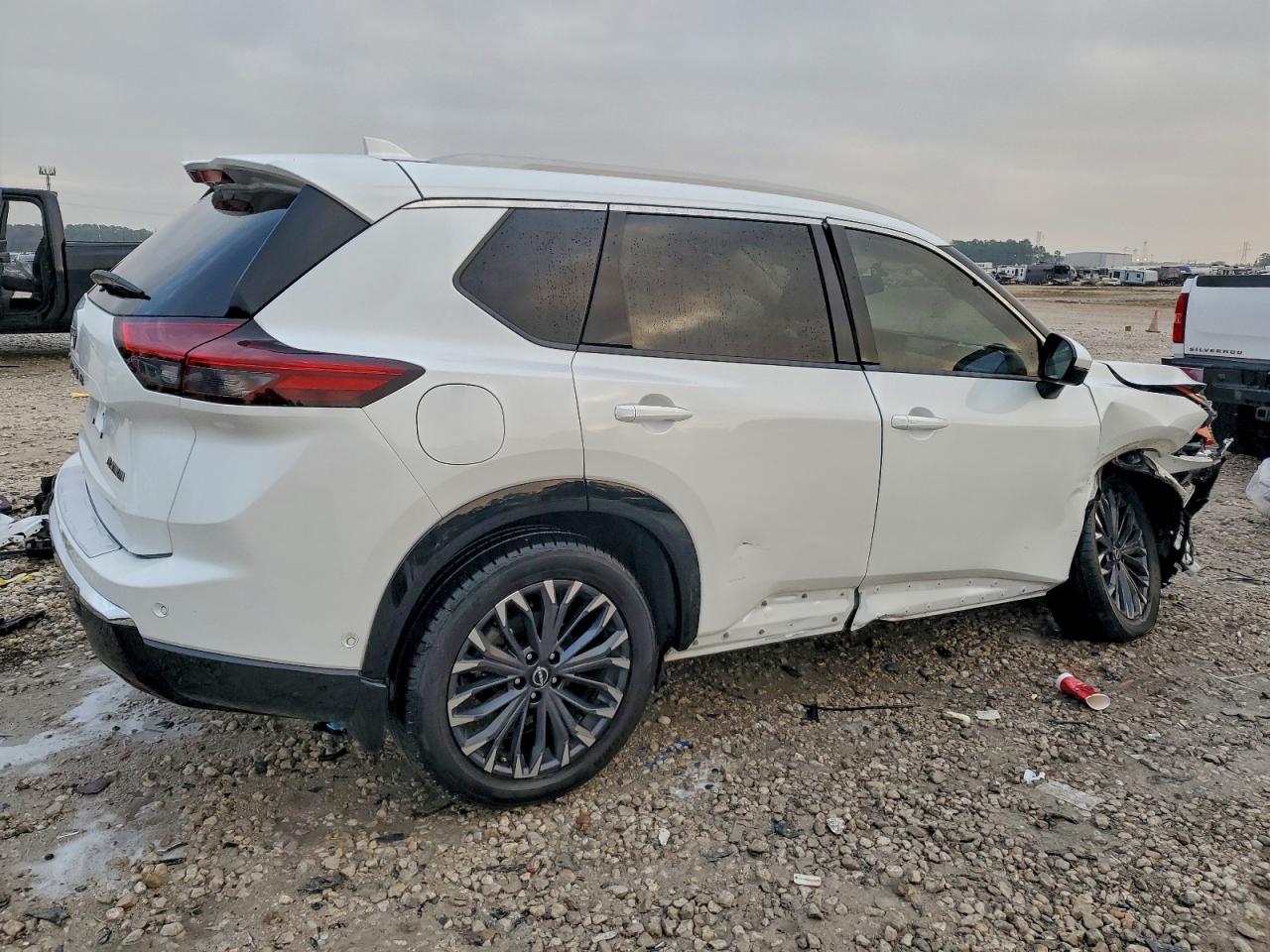 2024 NISSAN ROGUE PLATINUM photo 3