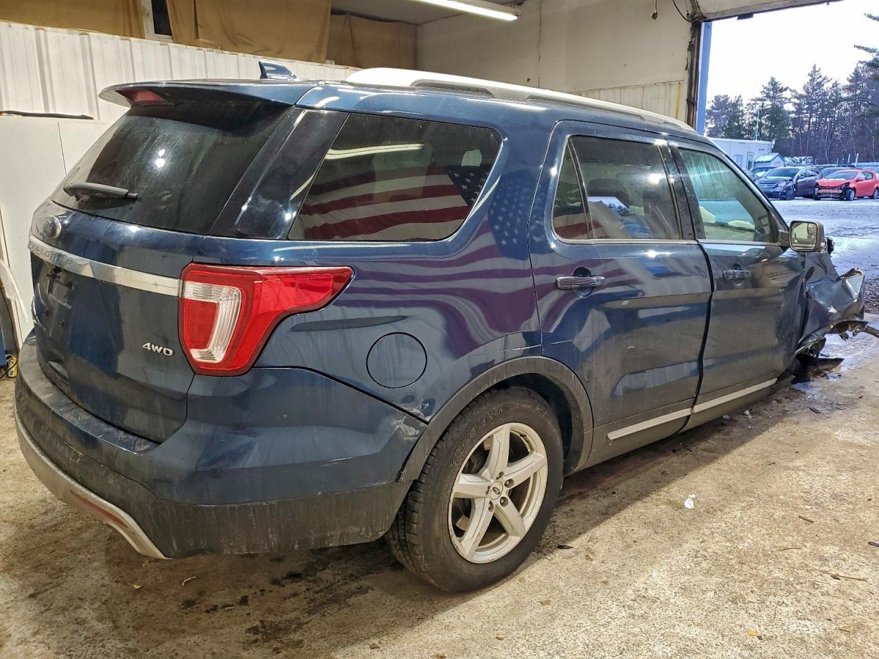 2016 FORD EXPLORER XLT photo 3