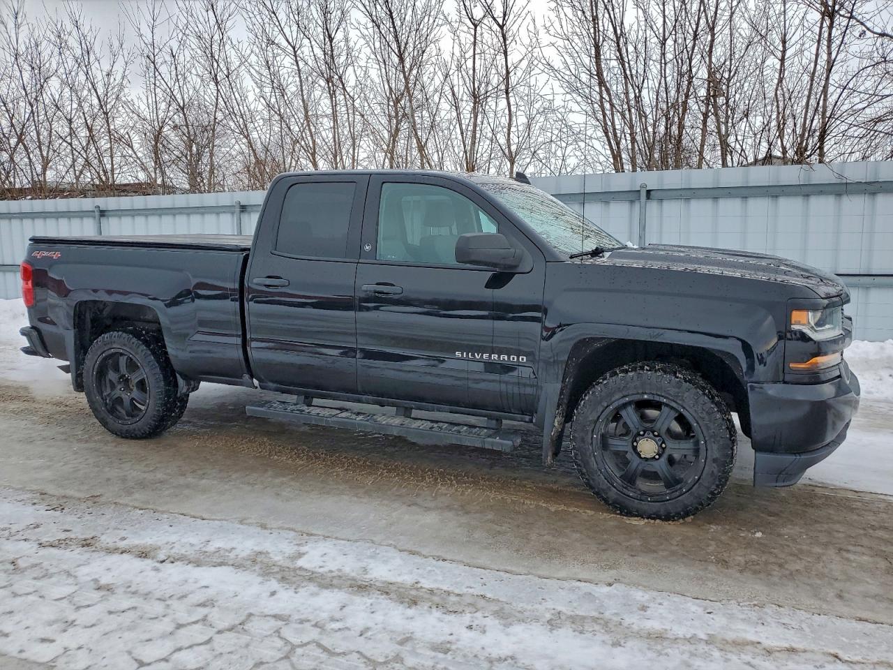 2017 CHEVROLET SILVERADO K1500 photo 4