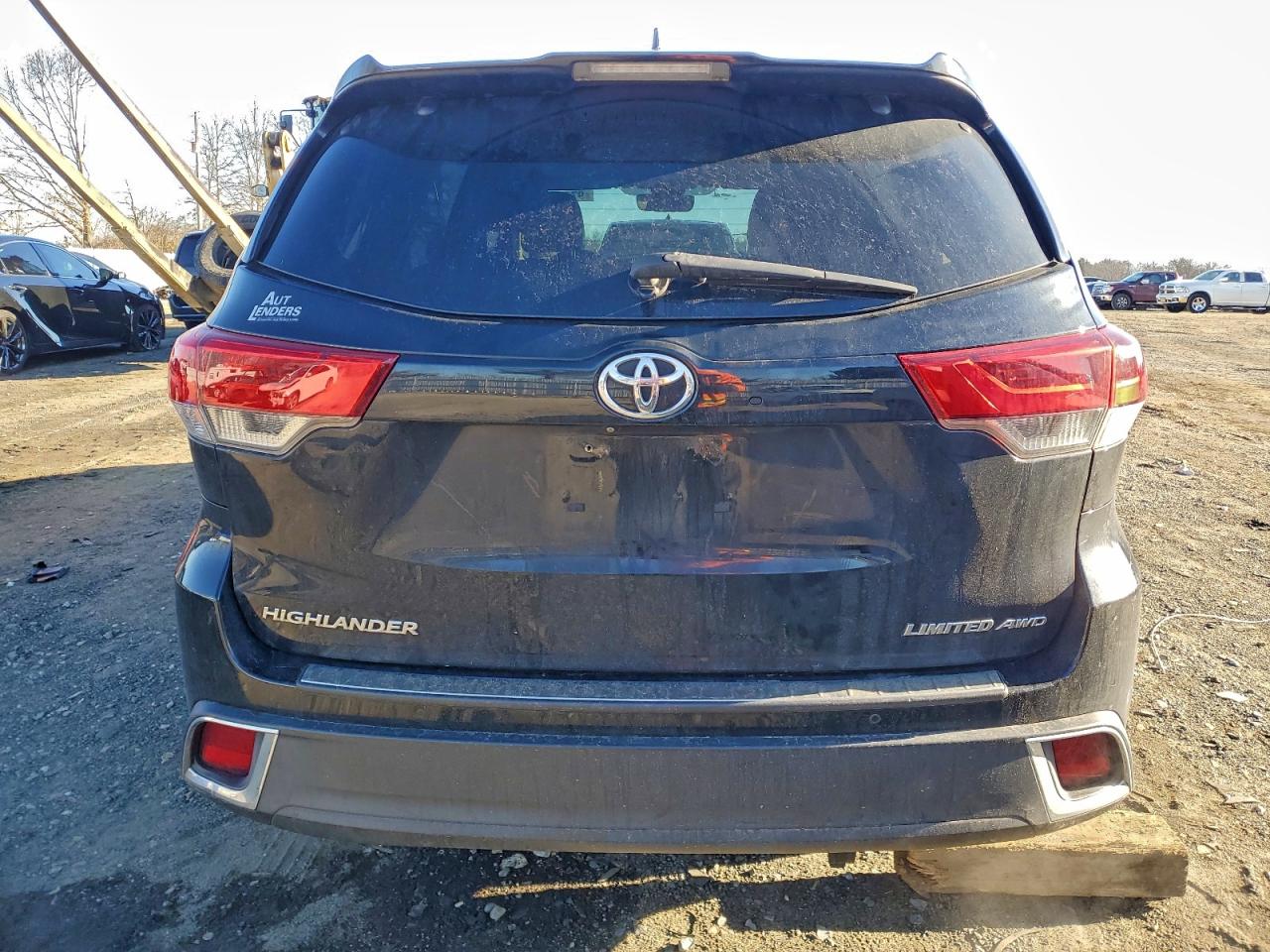 2018 TOYOTA HIGHLANDER LIMITED photo 6