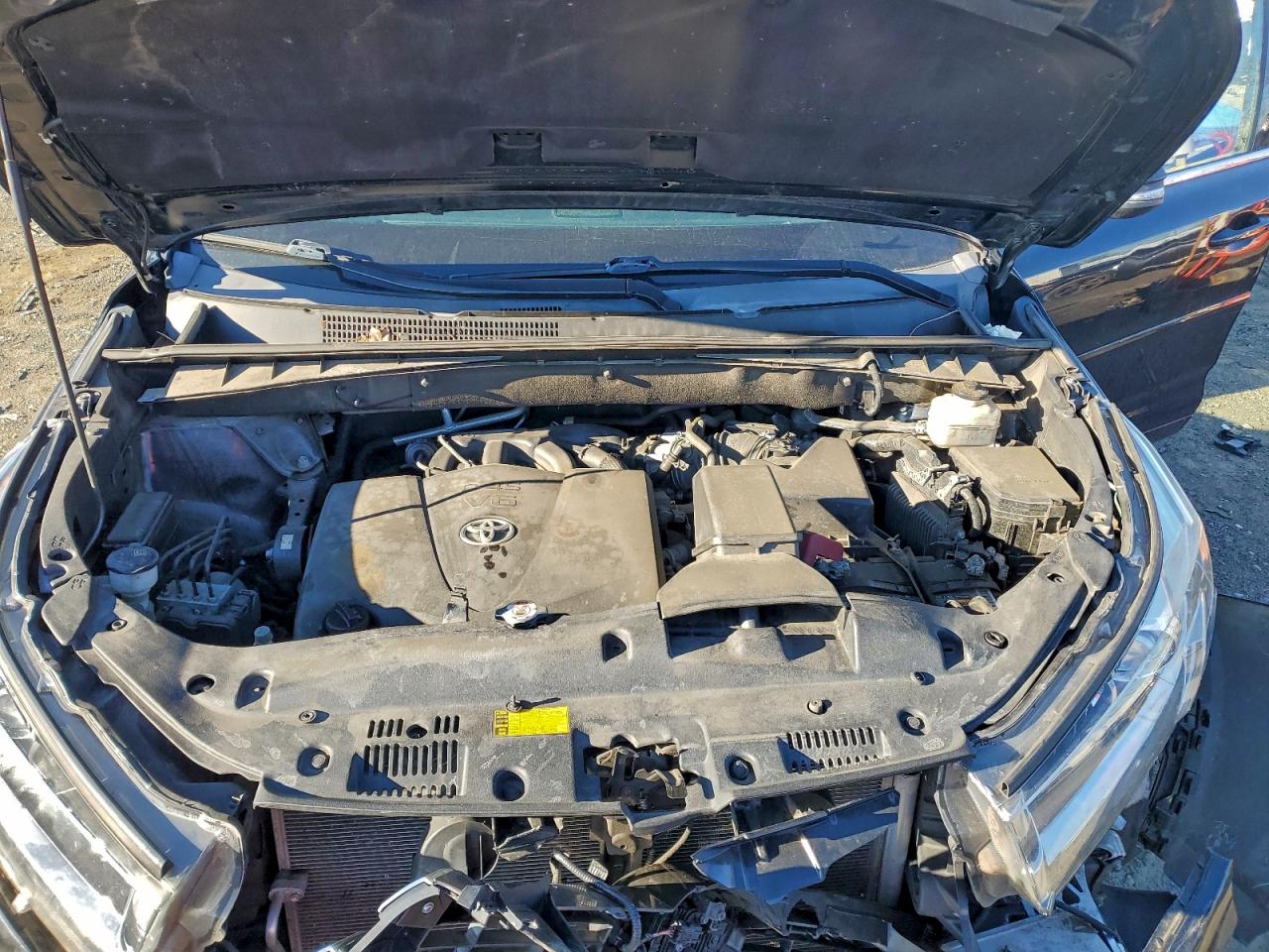 2018 TOYOTA HIGHLANDER LIMITED photo 12