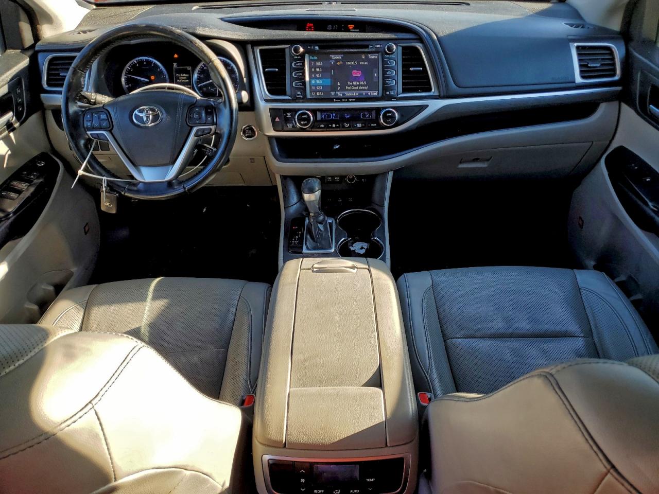 2018 TOYOTA HIGHLANDER LIMITED photo 8