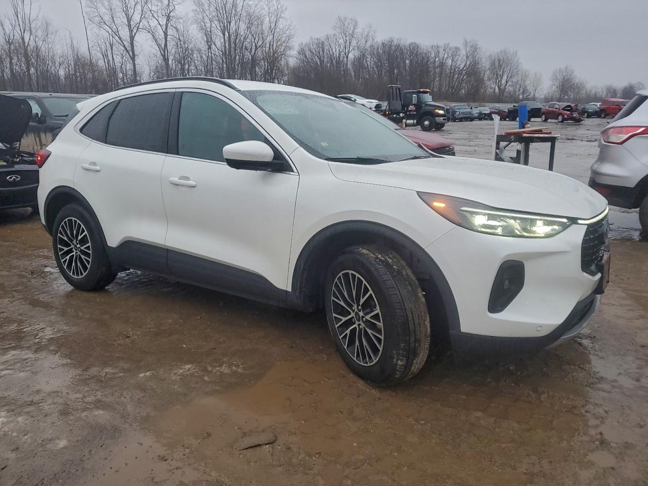 2025 FORD ESCAPE photo 4