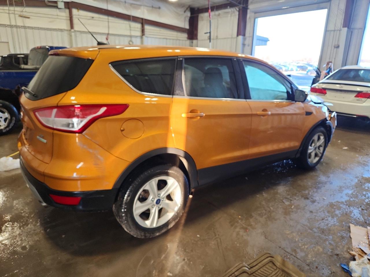 2016 FORD ESCAPE SE photo 3