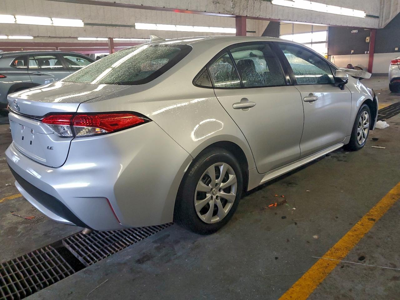 2021 TOYOTA COROLLA LE photo 3