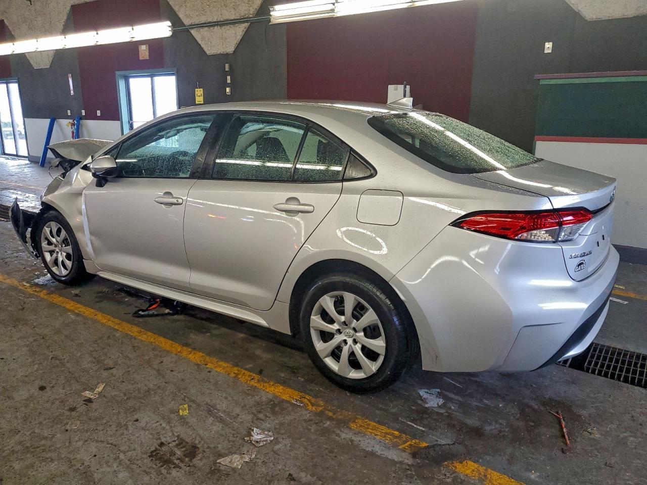 2021 TOYOTA COROLLA LE photo 2