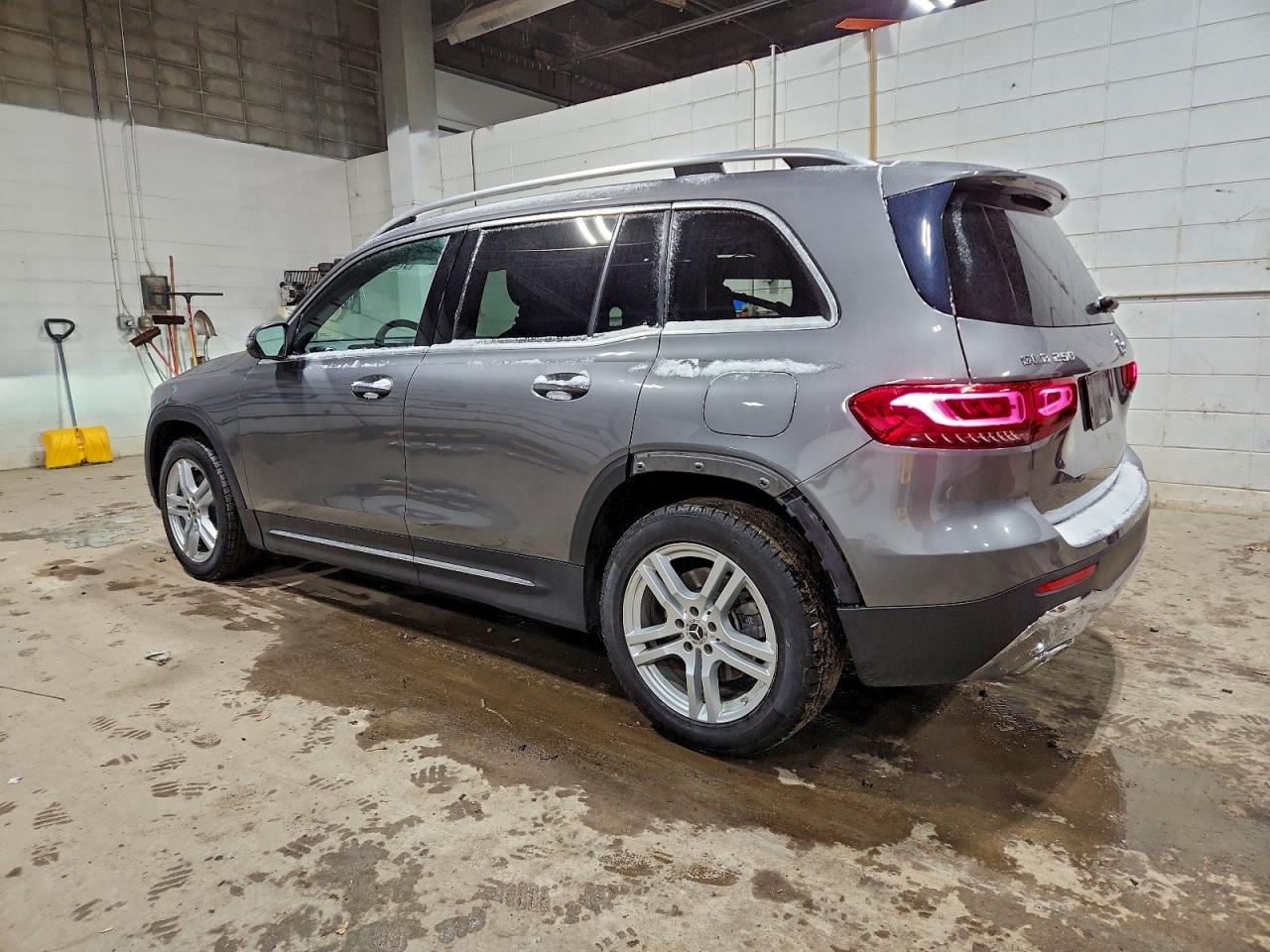 2020 MERCEDES-BENZ GLB 250 4MATIC photo 2