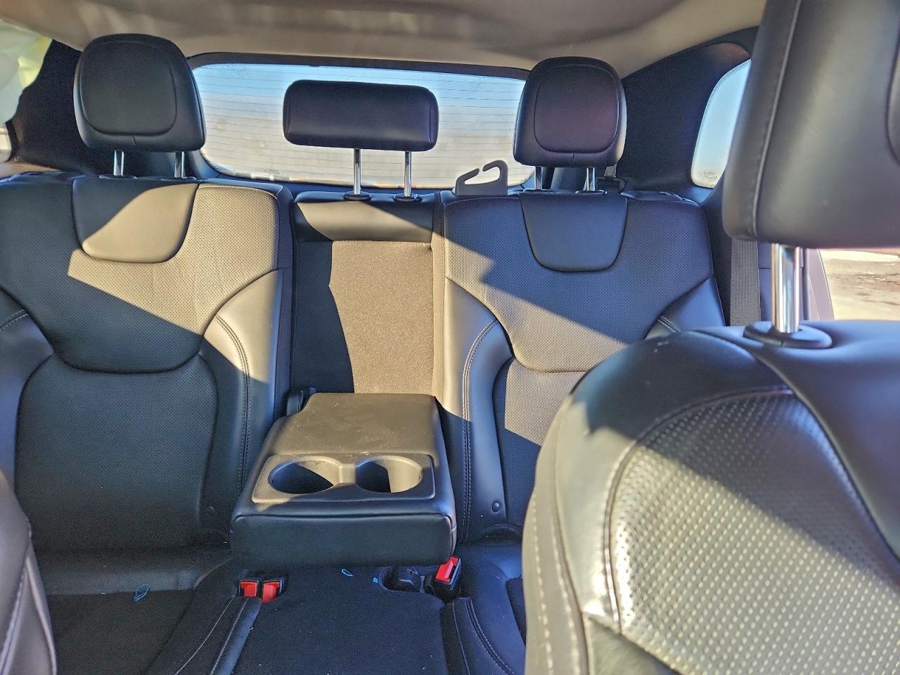2019 JEEP CHEROKEE LIMITED photo 18