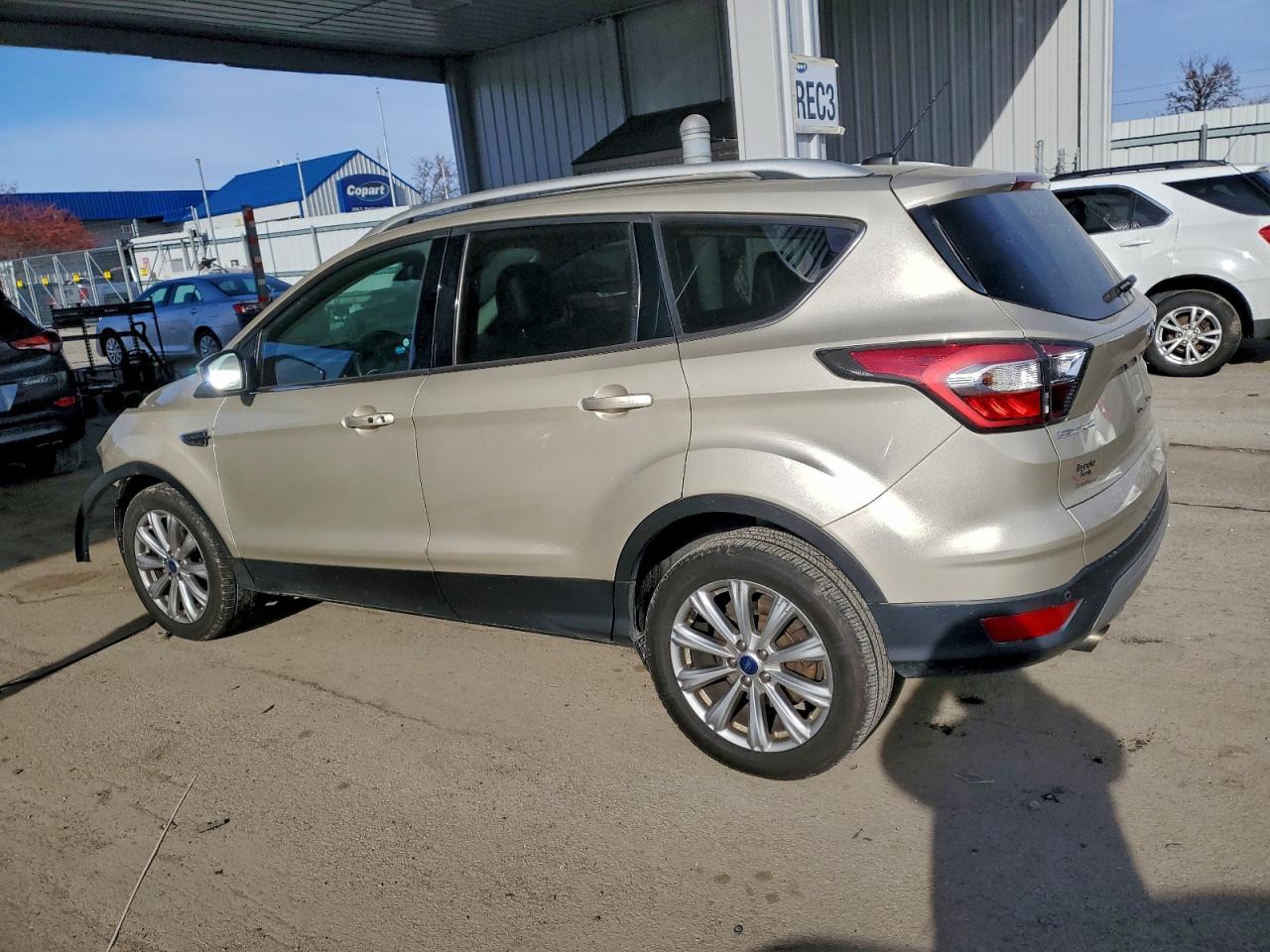 2017 FORD ESCAPE TITANIUM photo 2