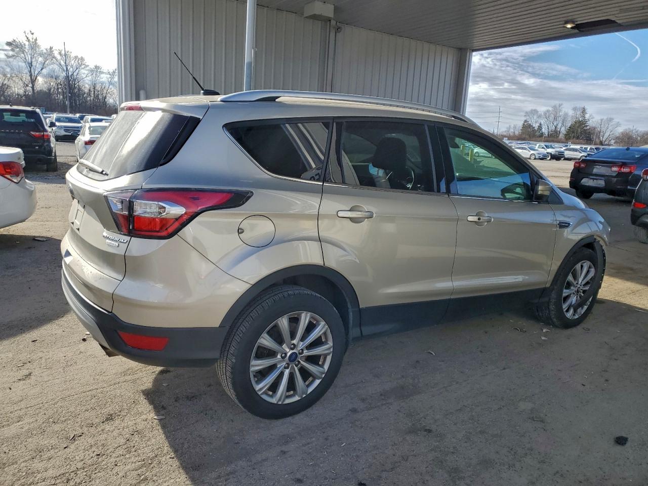 2017 FORD ESCAPE TITANIUM photo 3