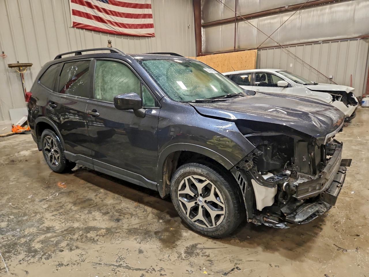 2019 SUBARU FORESTER PREMIUM photo 4