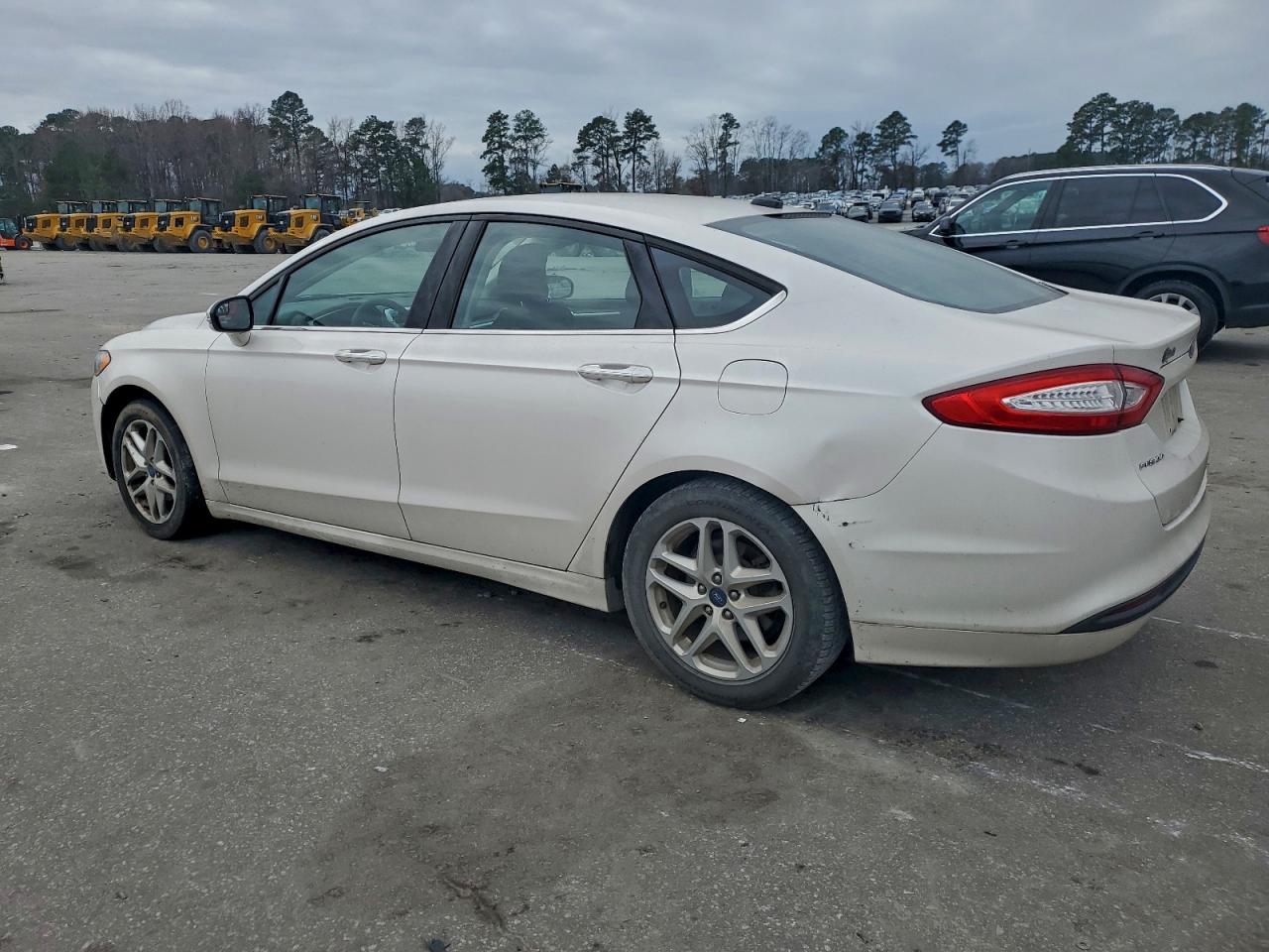 2013 FORD FUSION SE photo 2