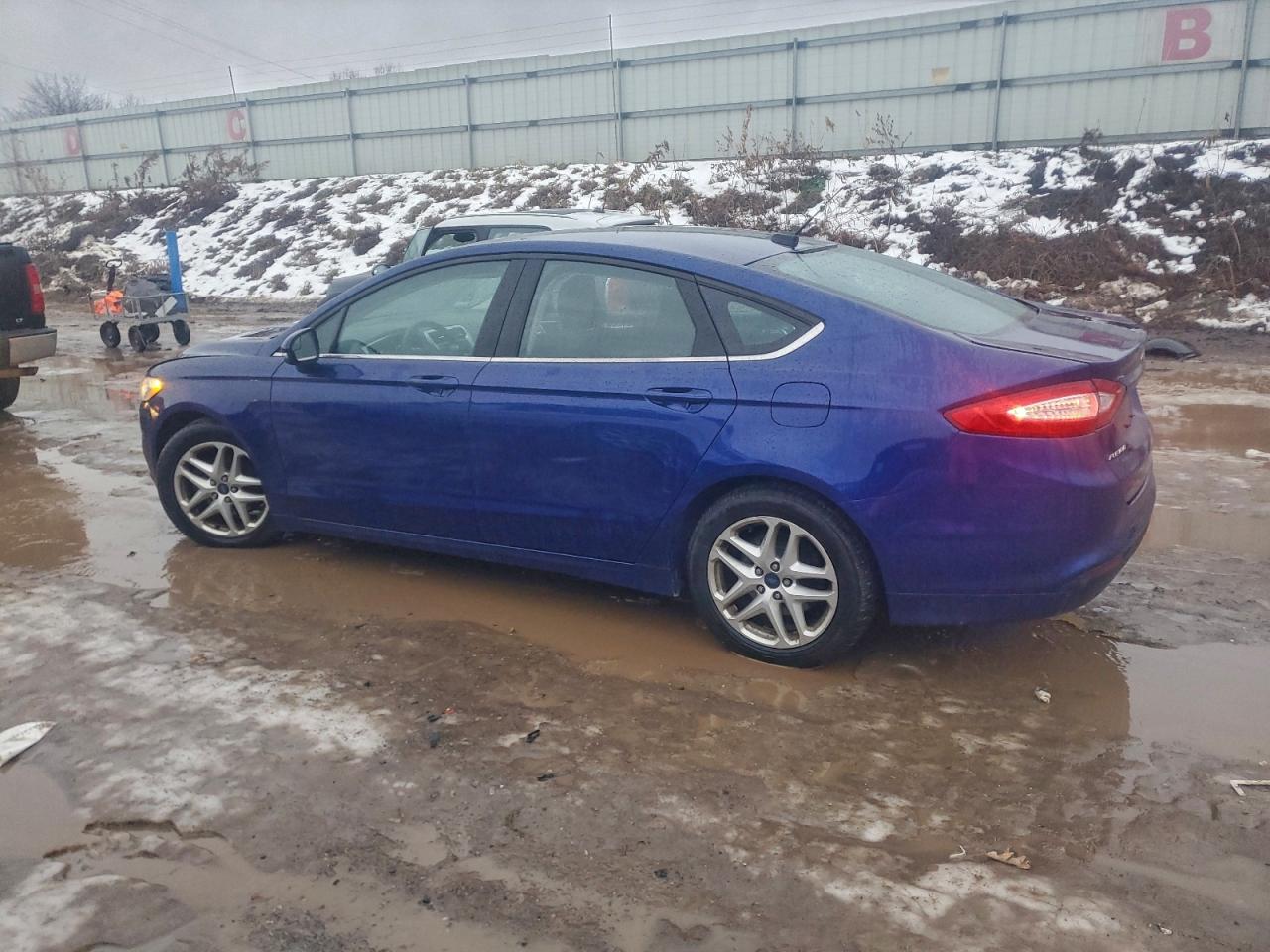2016 FORD FUSION SE photo 2