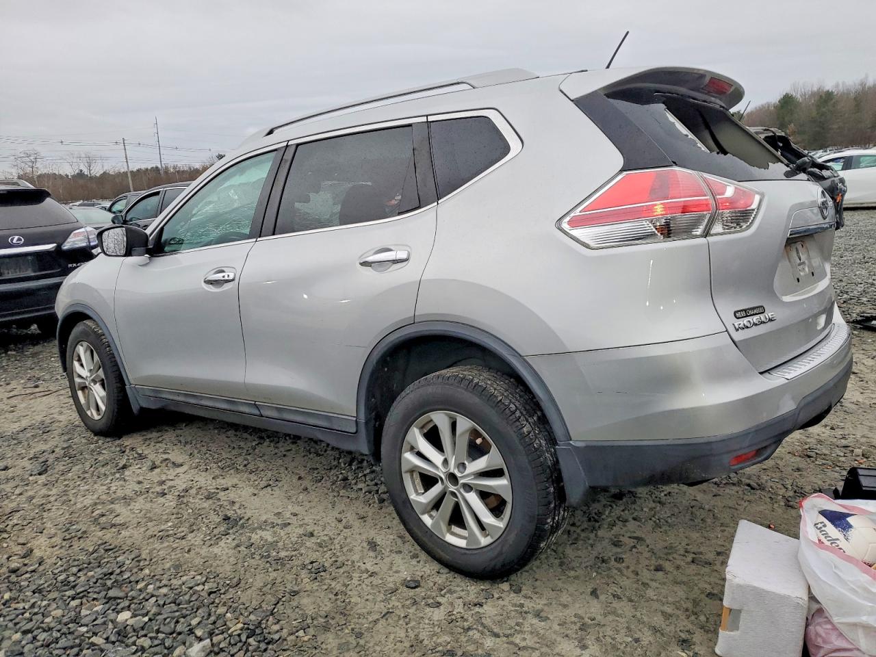 2016 NISSAN ROGUE S photo 2