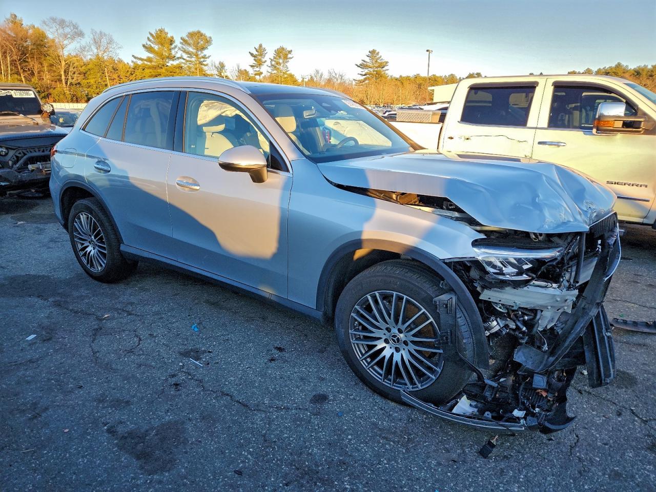 2025 MERCEDES-BENZ GLC 300 4MATIC photo 4