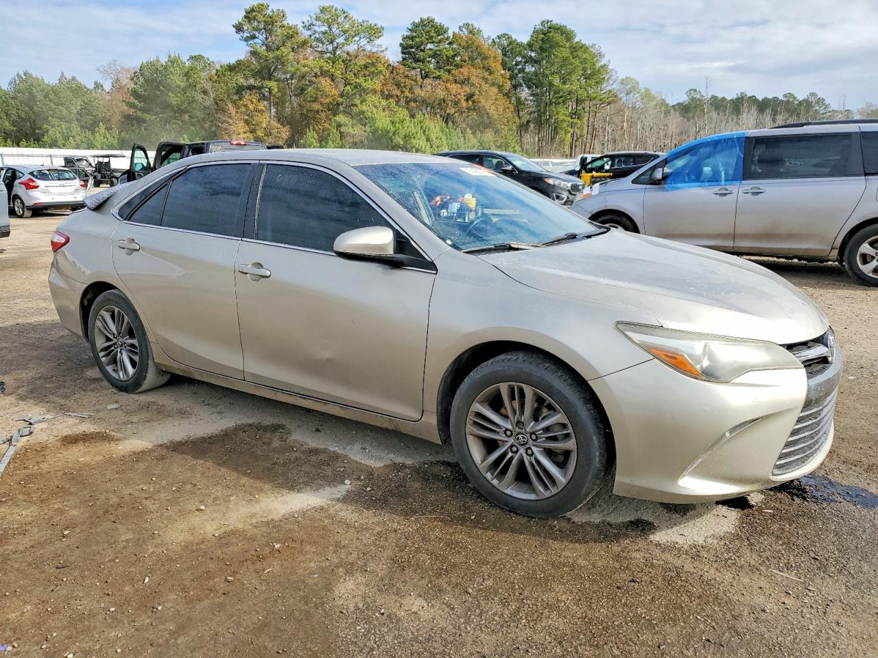 2017 TOYOTA CAMRY LE photo 4