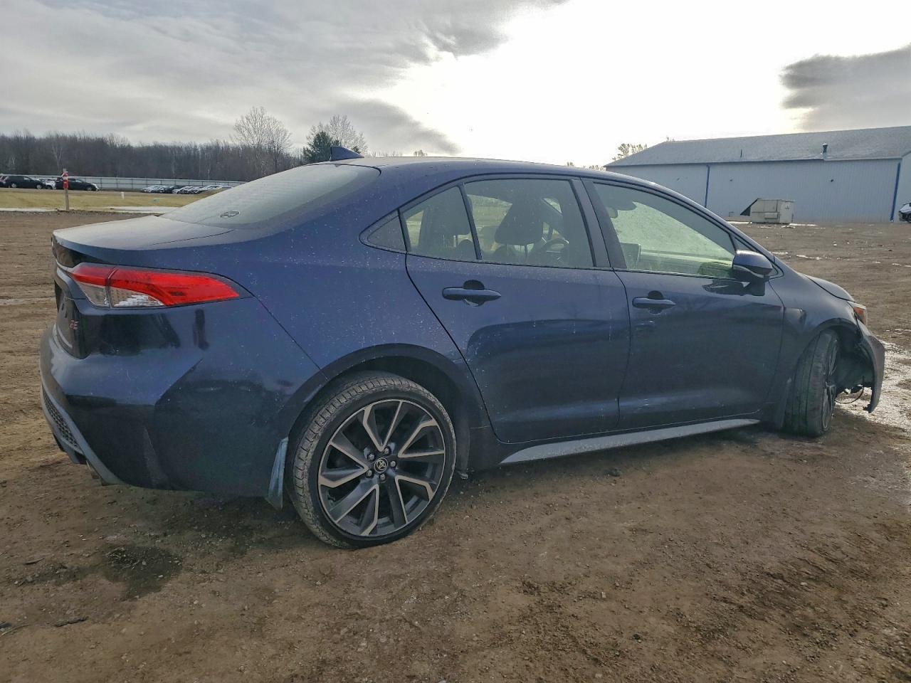 2020 TOYOTA COROLLA SE photo 3