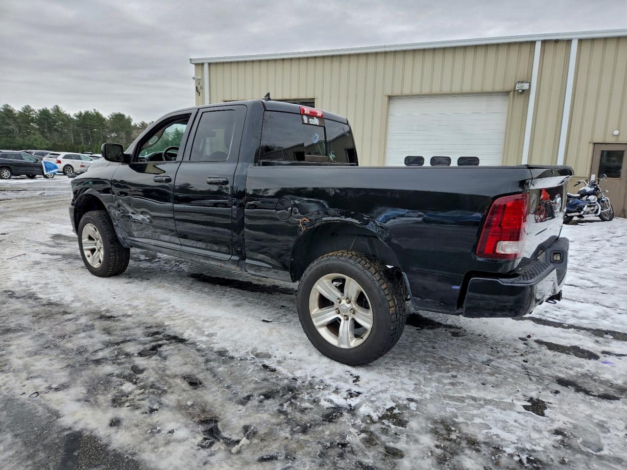 2013 RAM 1500 SPORT photo 2