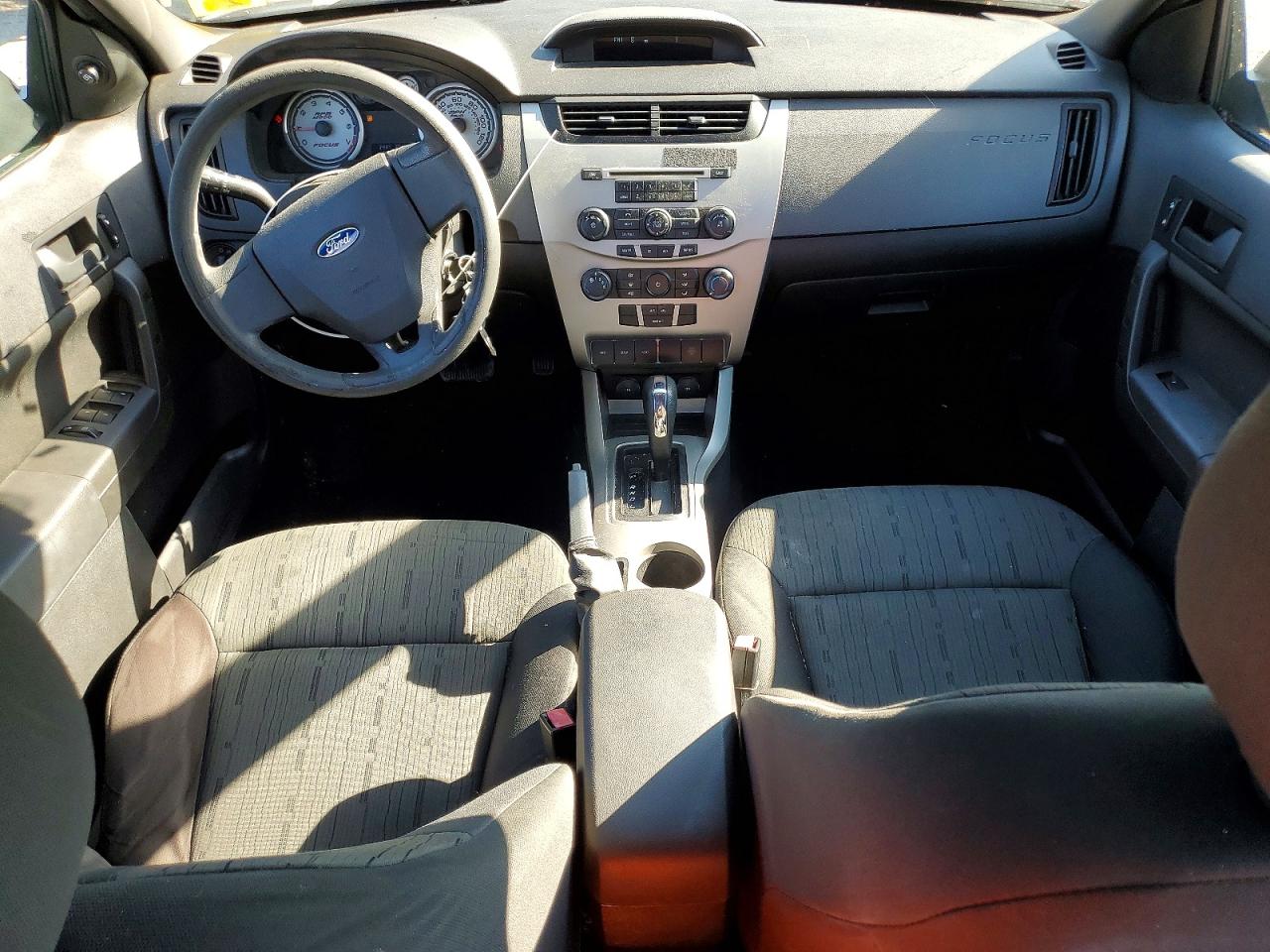 2009 FORD FOCUS photo 8
