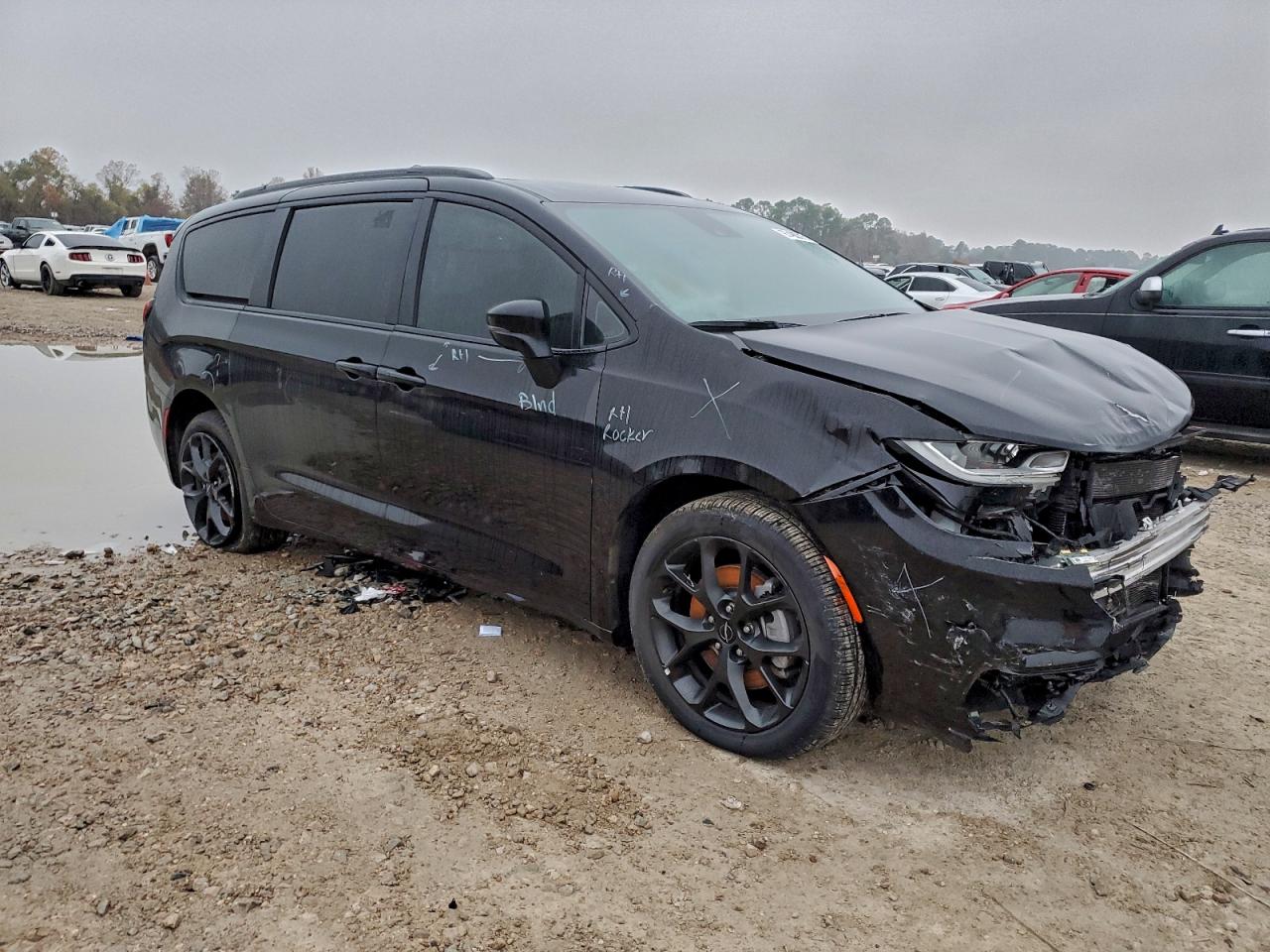 2024 CHRYSLER PACIFICA LIMITED photo 4