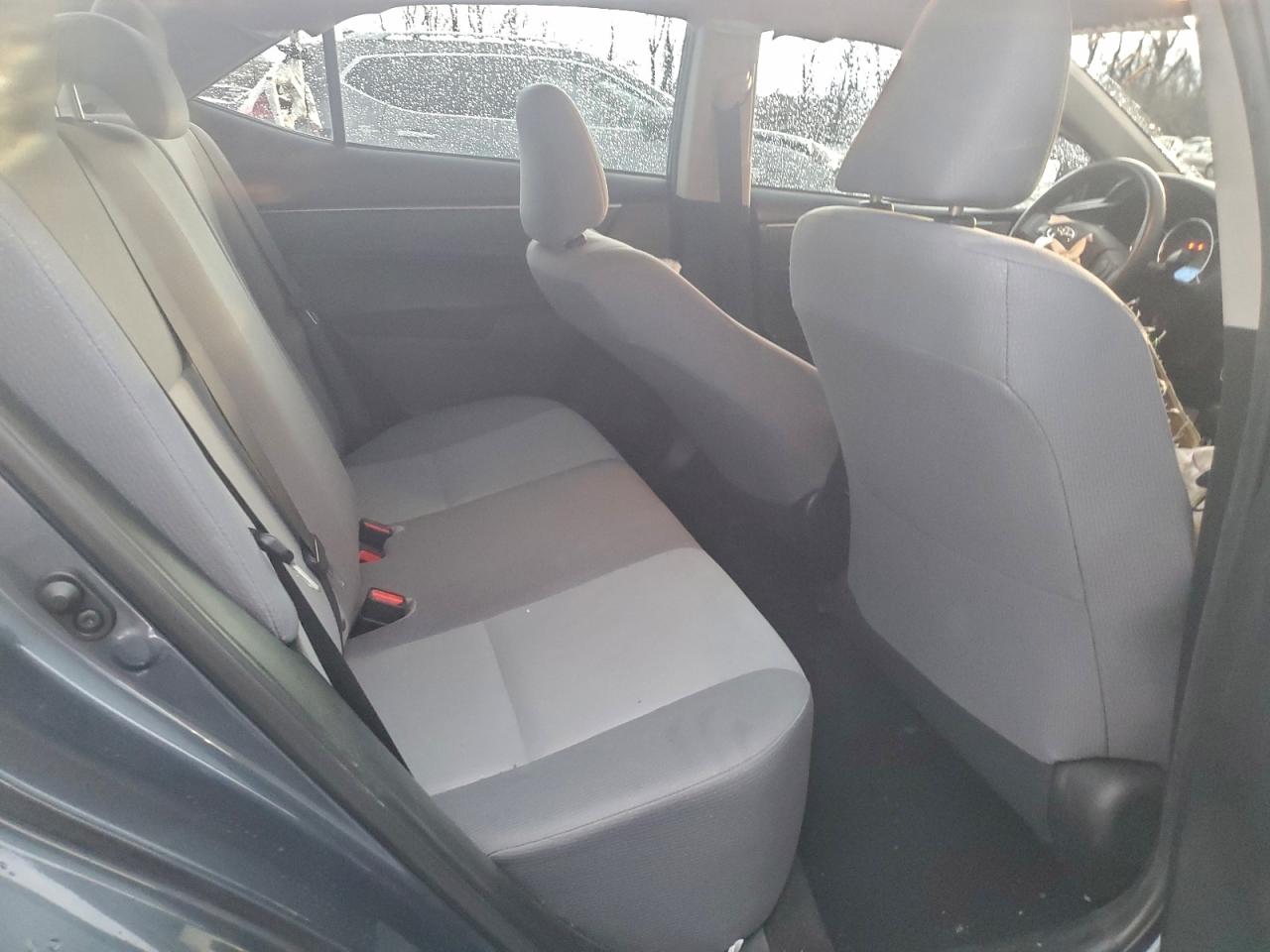 2015 TOYOTA COROLLA L photo 10