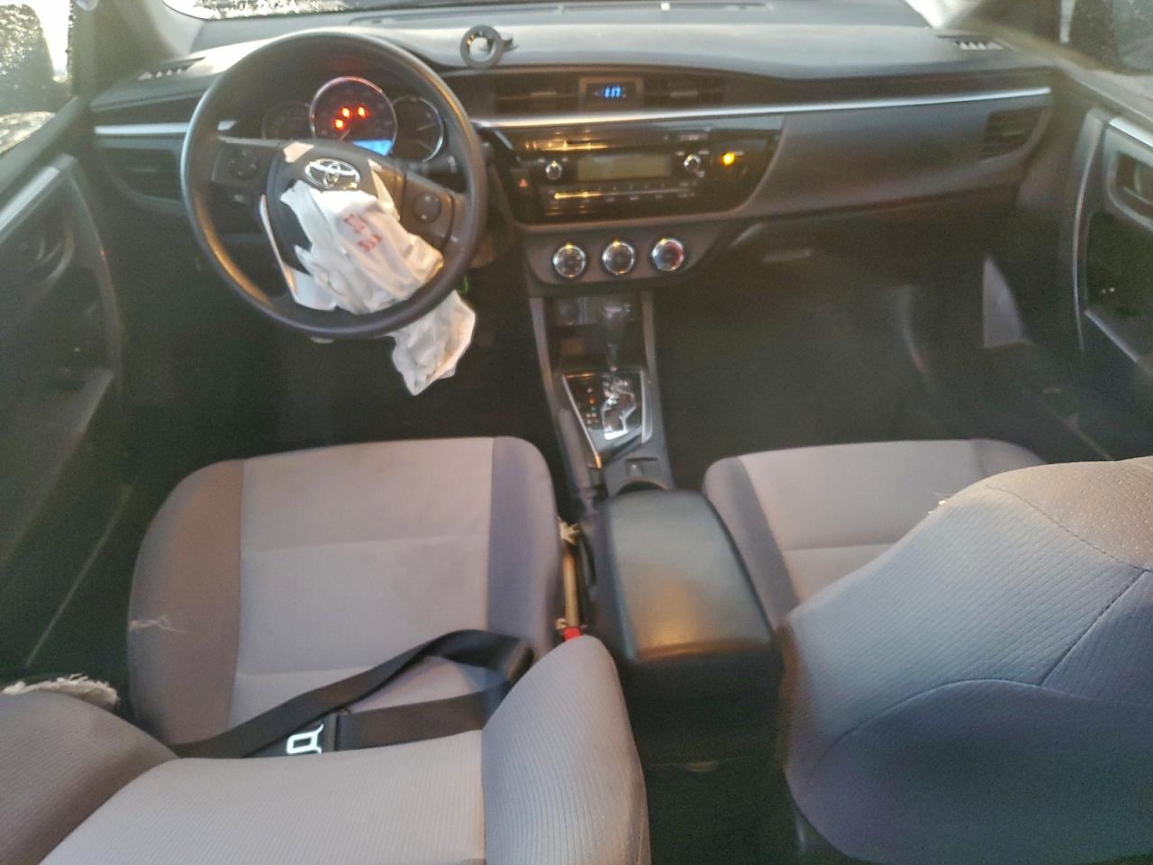 2015 TOYOTA COROLLA L photo 8