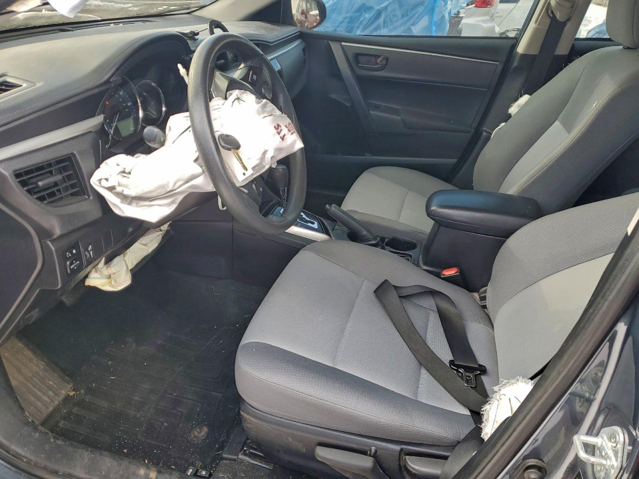 2015 TOYOTA COROLLA L photo 7
