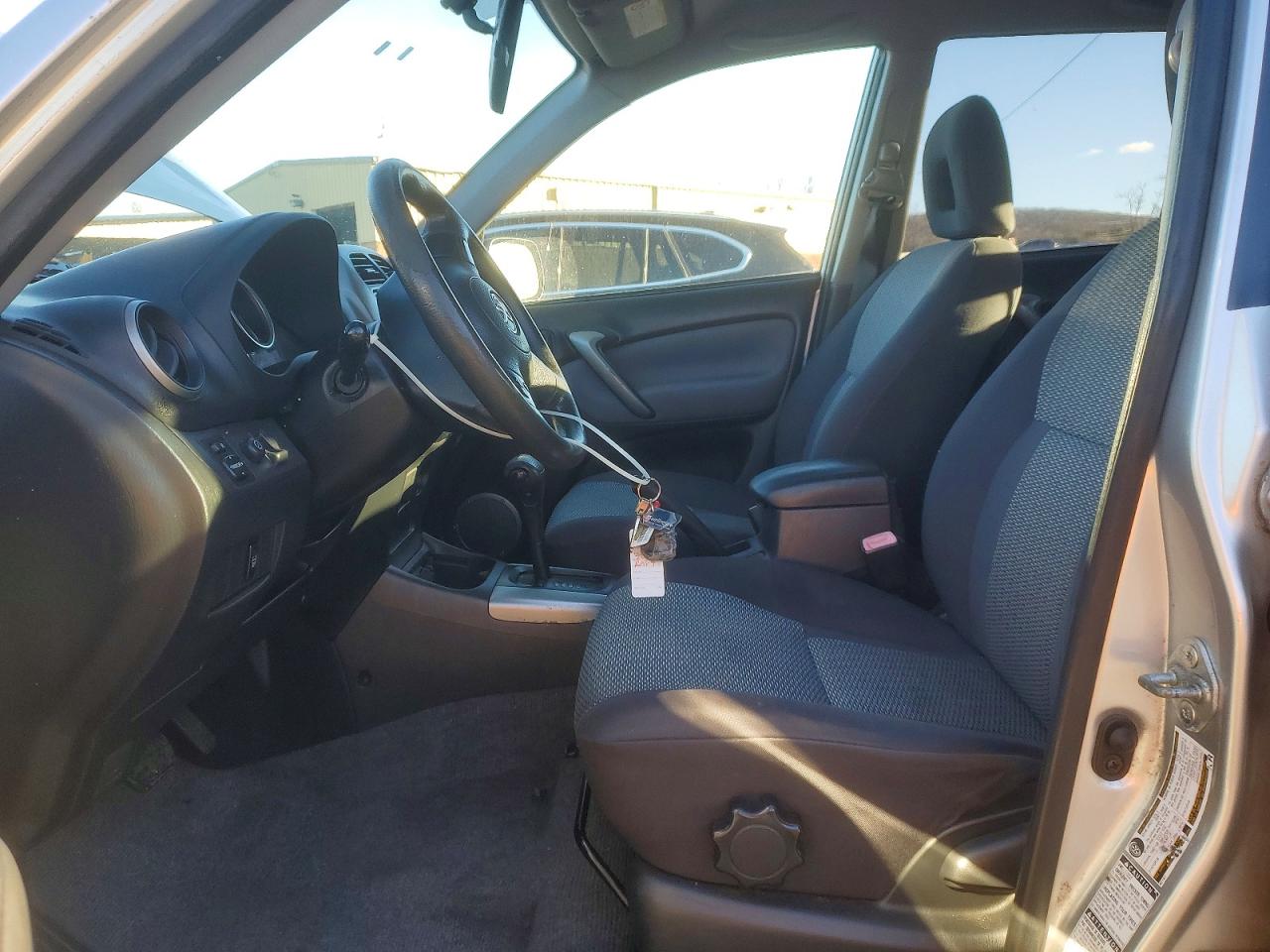 2005 TOYOTA RAV4 photo 7