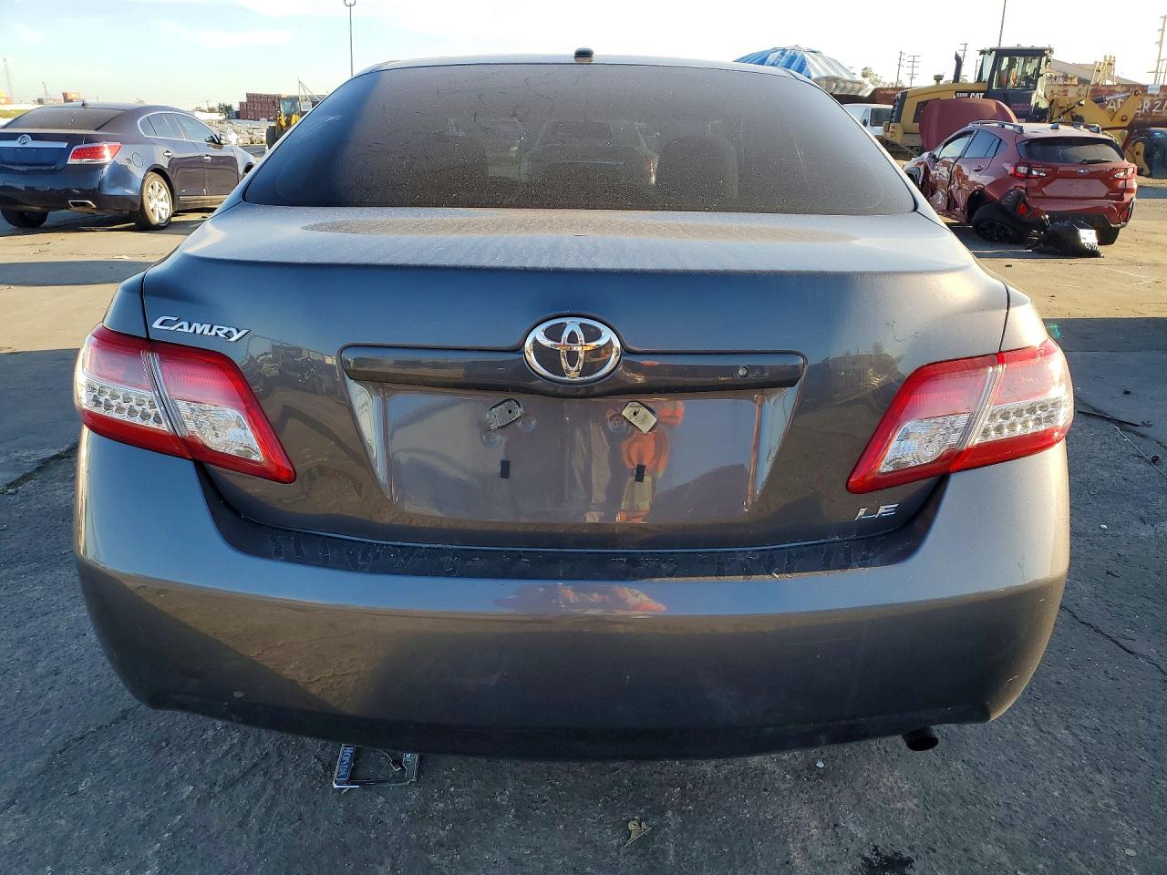 2011 TOYOTA CAMRY LE photo 6