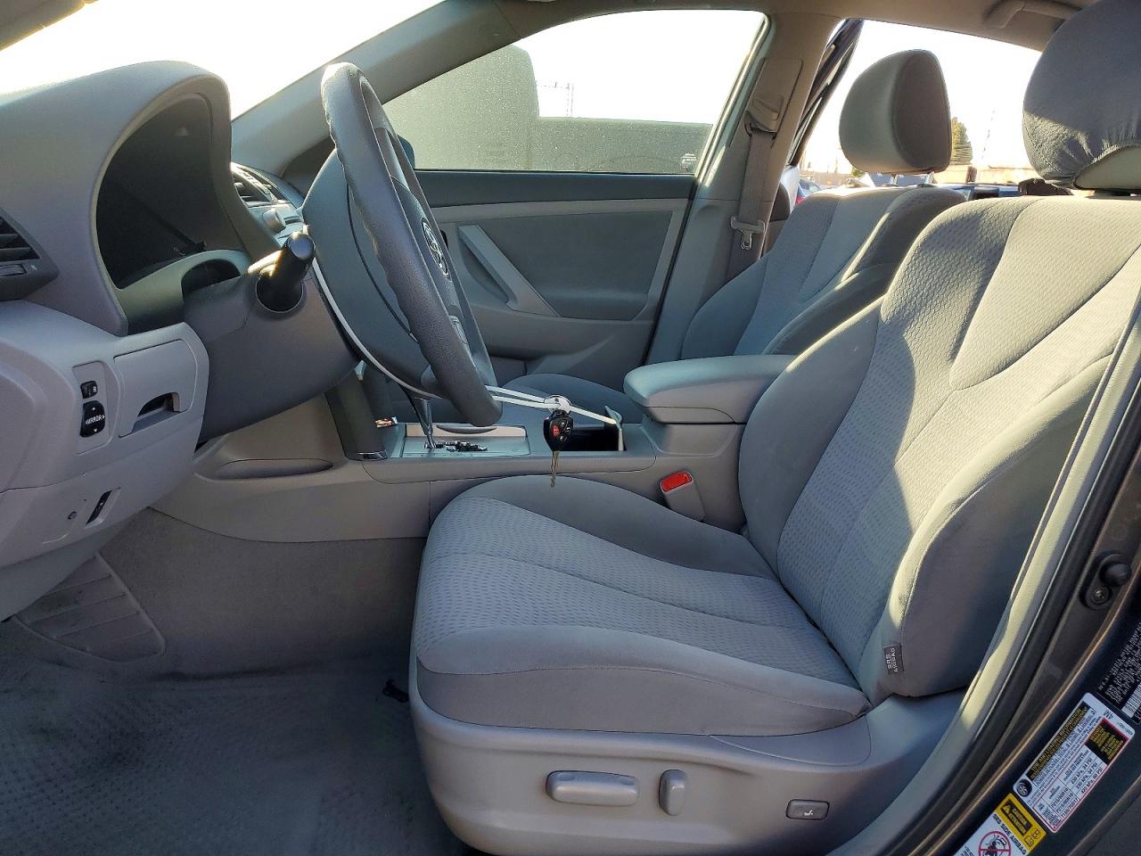 2011 TOYOTA CAMRY LE photo 7
