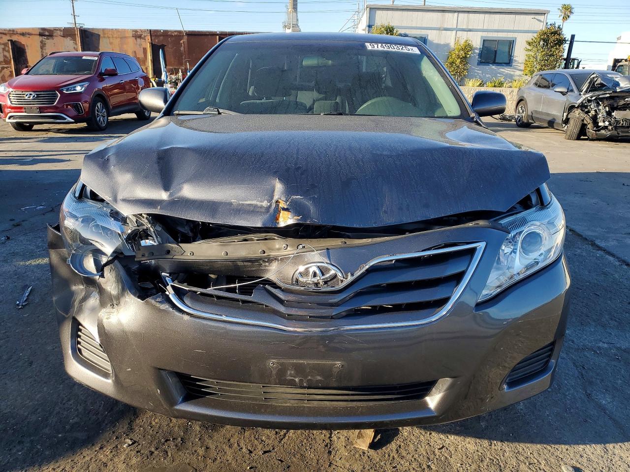 2011 TOYOTA CAMRY LE photo 5