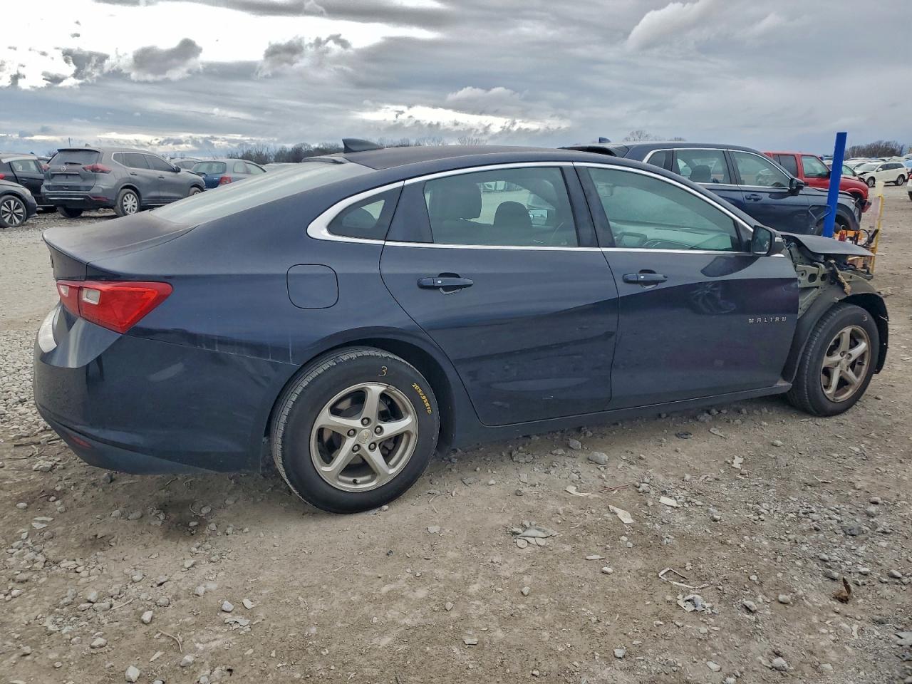 2017 CHEVROLET MALIBU LS photo 3