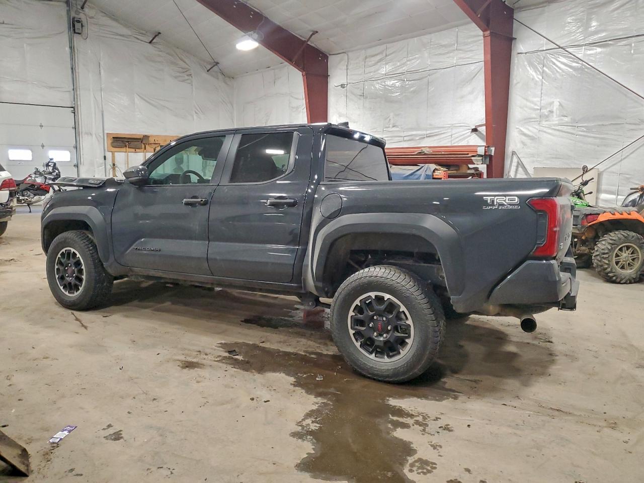 2024 TOYOTA TACOMA DOUBLE CAB photo 2