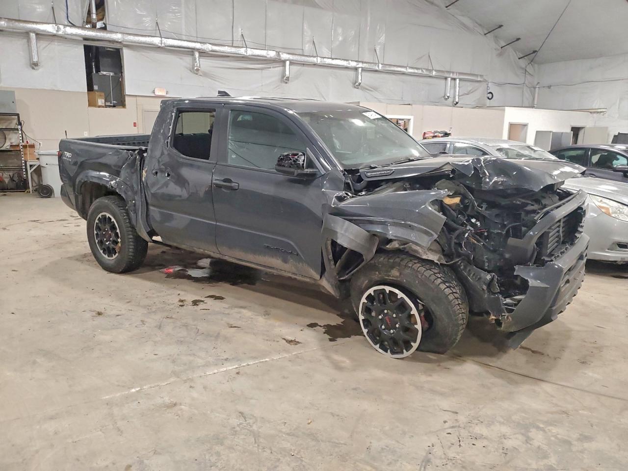 2024 TOYOTA TACOMA DOUBLE CAB photo 4