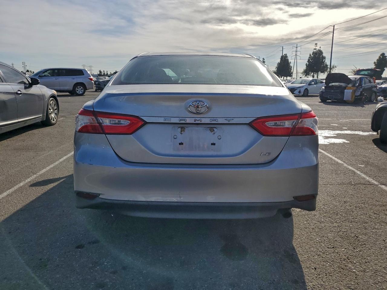 2018 TOYOTA CAMRY L photo 6