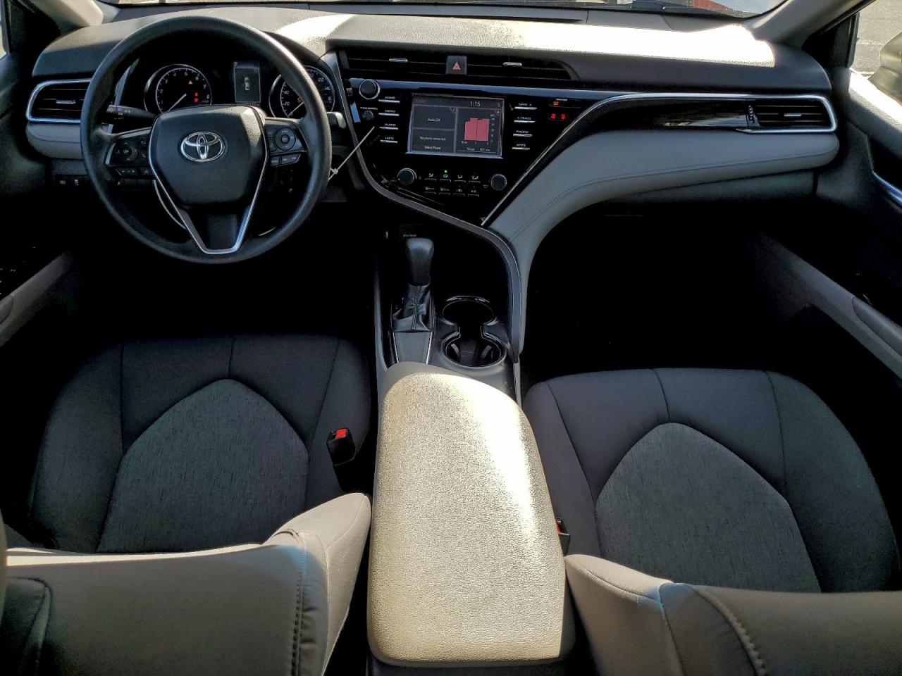 2018 TOYOTA CAMRY L photo 8