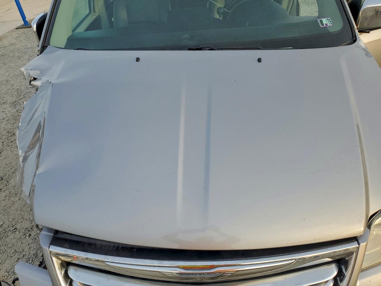 2015 CHRYSLER TOWN & COUNTRY TOURING L photo 12