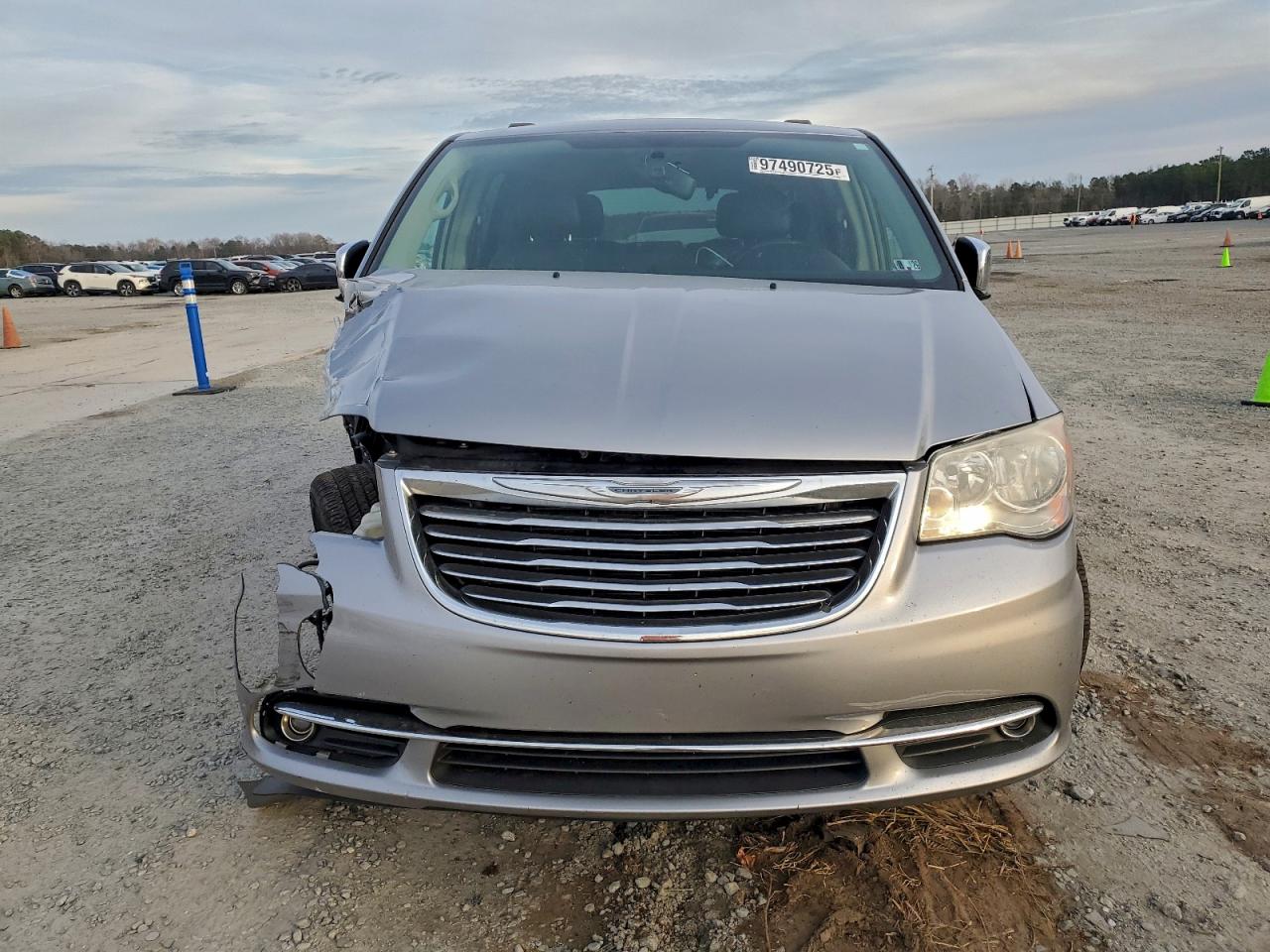2015 CHRYSLER TOWN & COUNTRY TOURING L photo 5